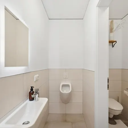 Sali Homes Spacious With Terrace In Center Apartment
