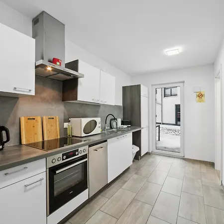 Sali Homes Spacious With Terrace In Center Apartment