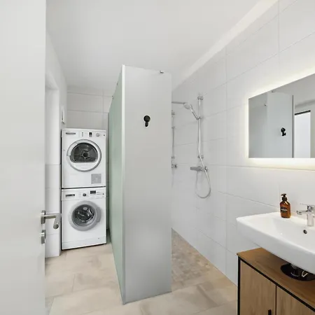 Sali Homes Spacious With Terrace In Center